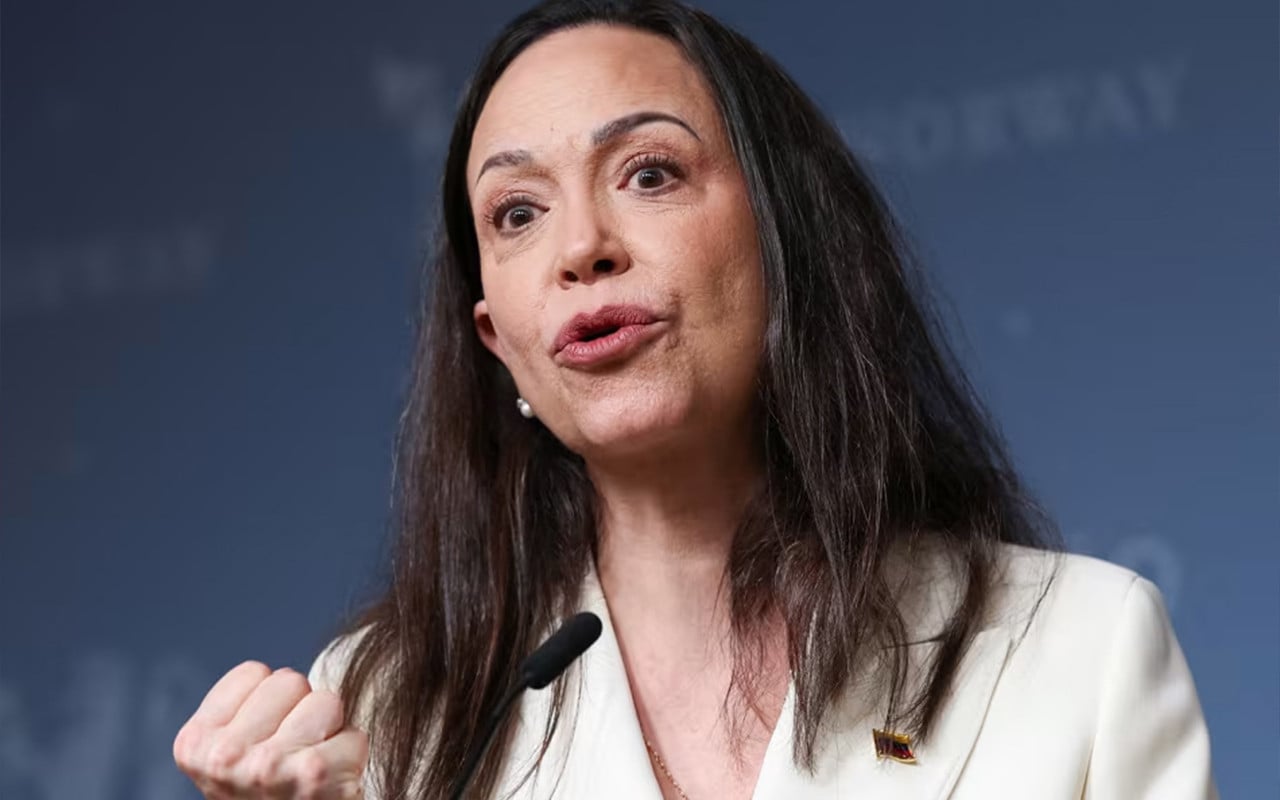 ভেনেজুয়েলায় সরকার পরিবর্তনের ডাক মাচাদোর