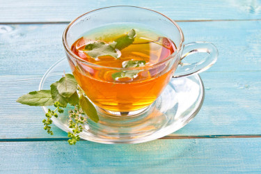 শীতে সর্দি-কাশির প্রতিরোধে তুলসী চা