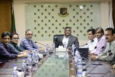 মুস্তাফিজ ইস্যুতে জরুরি সভা ডেকেছে বিসিবি