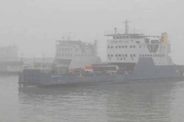 ঘন কুয়াশায় নৌযান চলাচল নিয়ে যে নির্দেশনা দিল আবহাওয়া অধিদপ্তর
