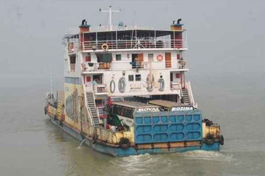দৌলতদিয়া-পাটুরিয়া নৌরুটে ফেরি চলাচল শুরু