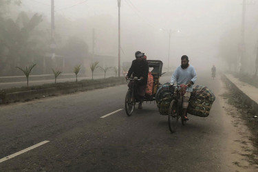 শীতে জবুথবু সিরাজগঞ্জ
