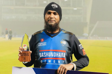 টানা দুই ম্যাচে সেরা মাহমুদউল্লাহ, গড়লেন ফিফটির রেকর্ড