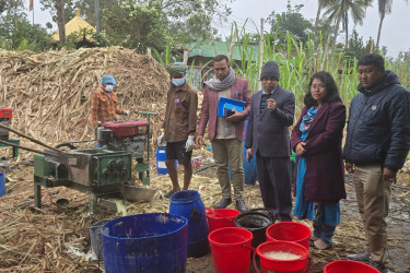 খাগড়াছড়িতে কৃষকের আখ থেকে গুড় তৈরির কারখানা পরিদর্শন