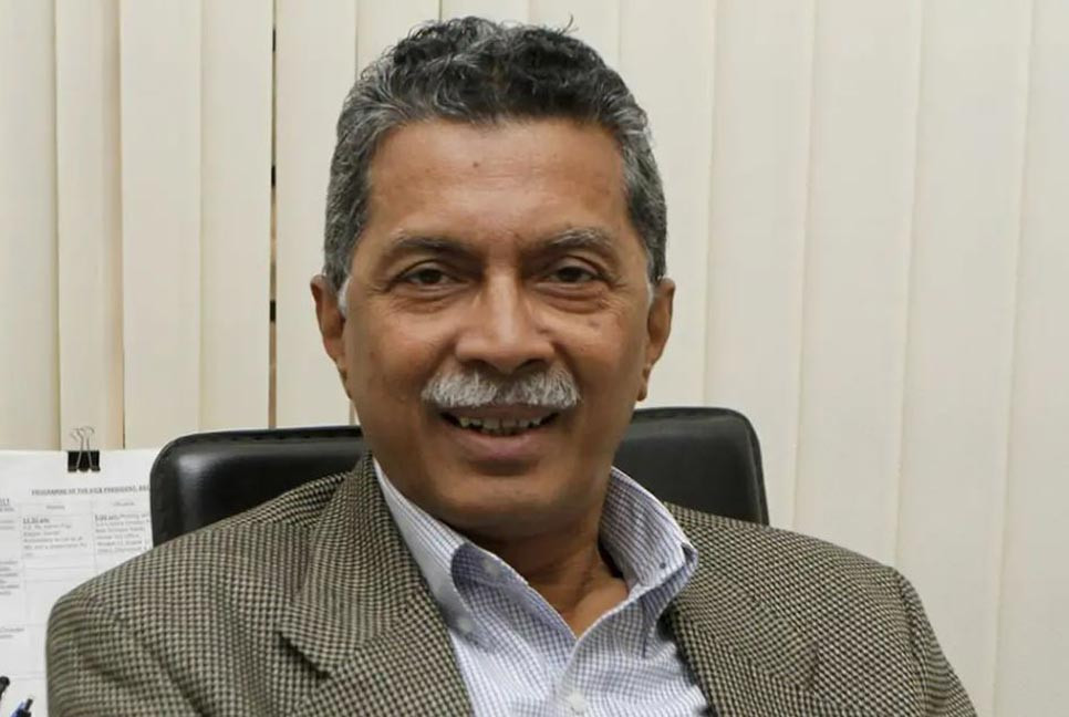 বিতর্ক এড়িয়ে নির্বাচনের দিকে সরকারের সর্বোচ্চ মনোযোগ দেওয়া প্রয়োজন : হুমায়ুন কবির