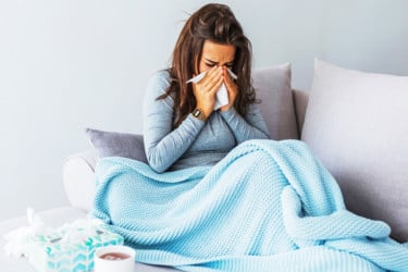 শীতে নাক বন্ধ? ওষুধের বদলে ট্রাই করুন এই ৫ ঘরোয়া সমাধান