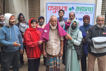 গাইবান্ধায় বসুন্ধরা শুভসংঘের কম্বল পেলেন ৩০ শ্রমজীবী