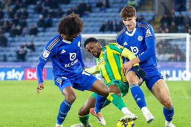 খেললেন হামজা, শেষ মুহূর্তের গোলে লেস্টারের জয়