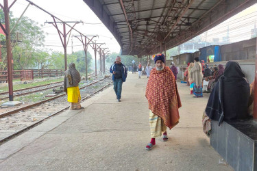 সিরাজগঞ্জে বাড়ছে শীতের তীব্রতা, দুর্ভোগে চরাঞ্চলের মানুষ