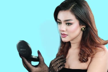 মেকআপ না তুলে ঘুমালে ত্বকে যে বিপদের শঙ্কা রয়েছে