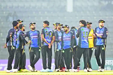 দাপট দেখাচ্ছে রংপুর রাইডার্স