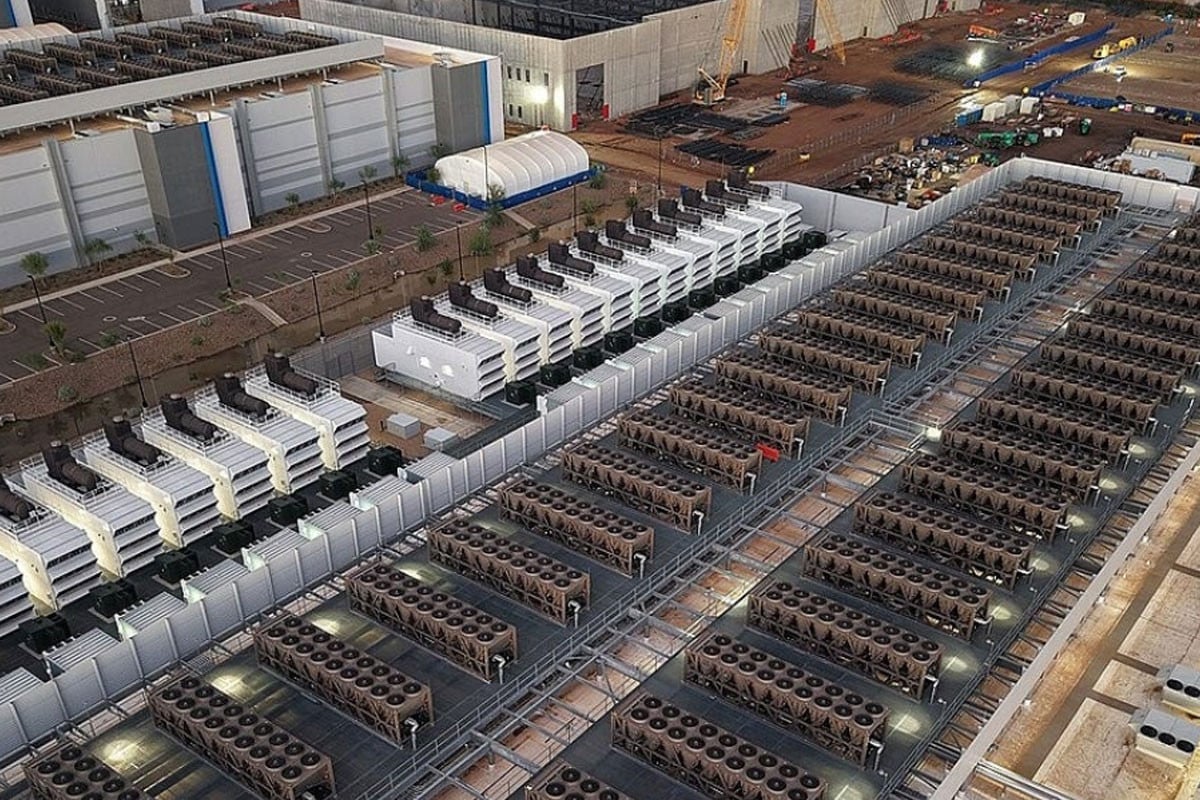 কৃত্রিম বুদ্ধিমত্তার চাপে ডেটা সেন্টার খাতে বিশাল বিনিয়োগ