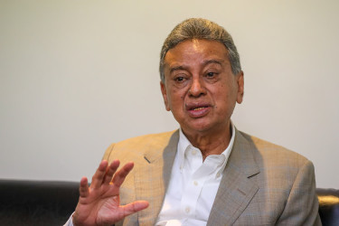 শেষ পর্যন্ত গণতন্ত্রের মশাল বহন করেছেন বেগম খালেদা জিয়া : খসরু