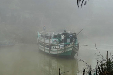 তীব্র শীতে কাঁপছে পাহাড়, বাড়ছে মানুষের ভোগান্তি