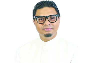 মেরুদণ্ড সোজা করে পাল্টা জবাব দিতে হবে