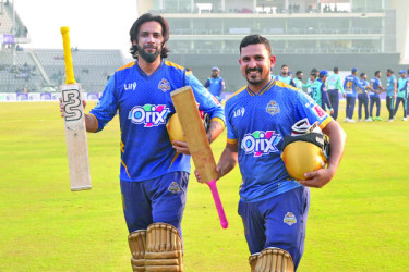 নাসির ফিরলেন পুরোনো রূপে