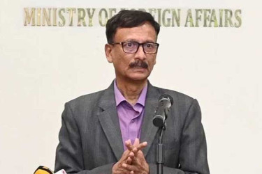 ভিসা বন্ড আরোপ দুঃখজনক, তবে অস্বাভাবিক নয় : পররাষ্ট্র উপদেষ্টা
