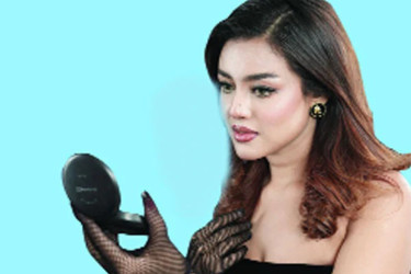 মেকআপ না তুলে ঘুমালে ত্বকে যে বিপদের শঙ্কা রয়েছে