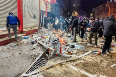 ইরানে বিক্ষোভ চরমে পৌঁছাতেই ইন্টারনেট বন্ধ কেন?