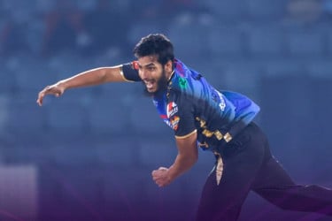 বিপিএলে আবার মৃত্যুঞ্জয়ের হ্যাটট্রিক, গড়লেন রেকর্ড