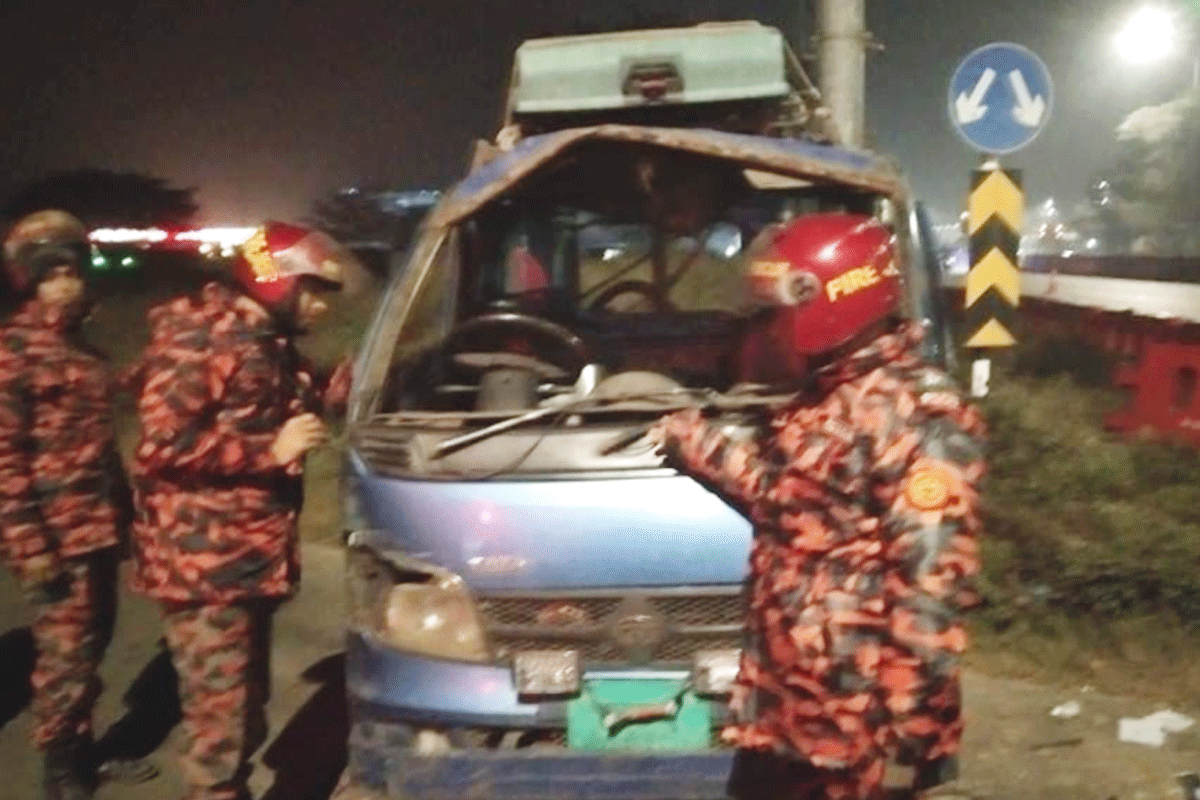ঢাকা-মাওয়া এক্সপ্রেসওয়েতে বাস-পিকআপ সংঘর্ষ, আহত ৮