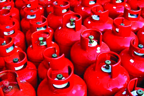 এলপিজি সংকটে বিপর্যস্ত পরিবহন খাত