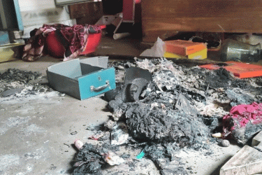 নরসিংদীতে ধারের টাকা চাওয়ায় বাড়িতে হামলা-লুটপাট