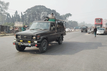 গাজীপুরে নির্বাচনি নিরাপত্তা নিশ্চিতে যৌথবাহিনীর অভিযান