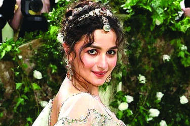 আলোচনায় আলিয়া ভাট