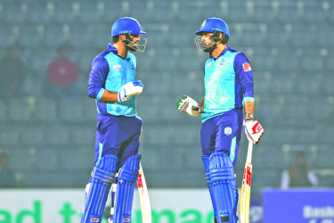 বাবা নবীর সামনে ছেলে ইসাখিলের ৯২ রান