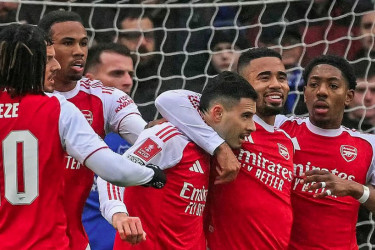 মার্তিনেল্লির হ্যাটট্রিক, বড় ব্যবধানে জিতল আর্সেনাল