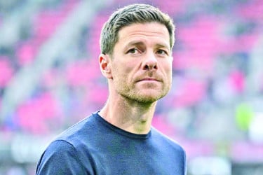 আলোন্সিকে বরখাস্ত করল রিয়াল মাদ্রিদ