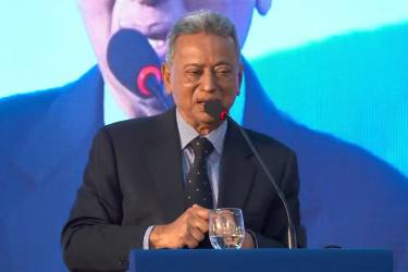 জনগণের আস্থা তৈরি করার দায়িত্ব রাজনীতিবিদদেরই : আমীর খসরু