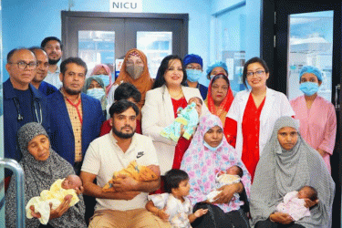 সুস্থ হয়ে বাড়ি ফিরল একসঙ্গে জন্ম নেওয়া পাঁচ নবজাতক