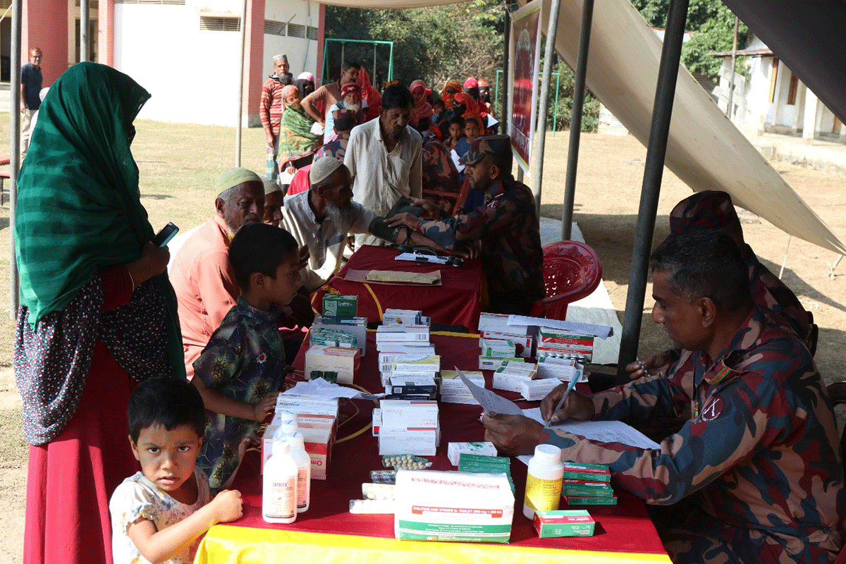 রাঙামাটিতে বিজিবির বিনামূল্যে চিকিৎসা সেবা