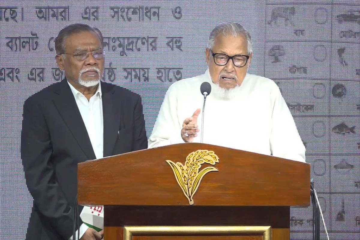 পোস্টাল ব্যালটের ভিডিও ভাইরাল ইস্যুতে শাস্তিমূলক ব্যবস্থা নিতে হবে: নজরুল ইসলাম