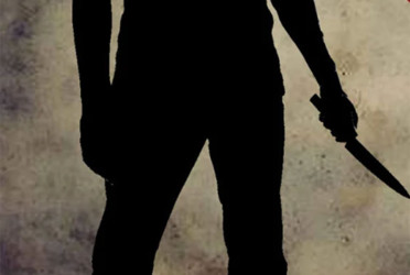 রাতে ঘরে ঢুকে কিশোরীকে ছুরিকাঘাত