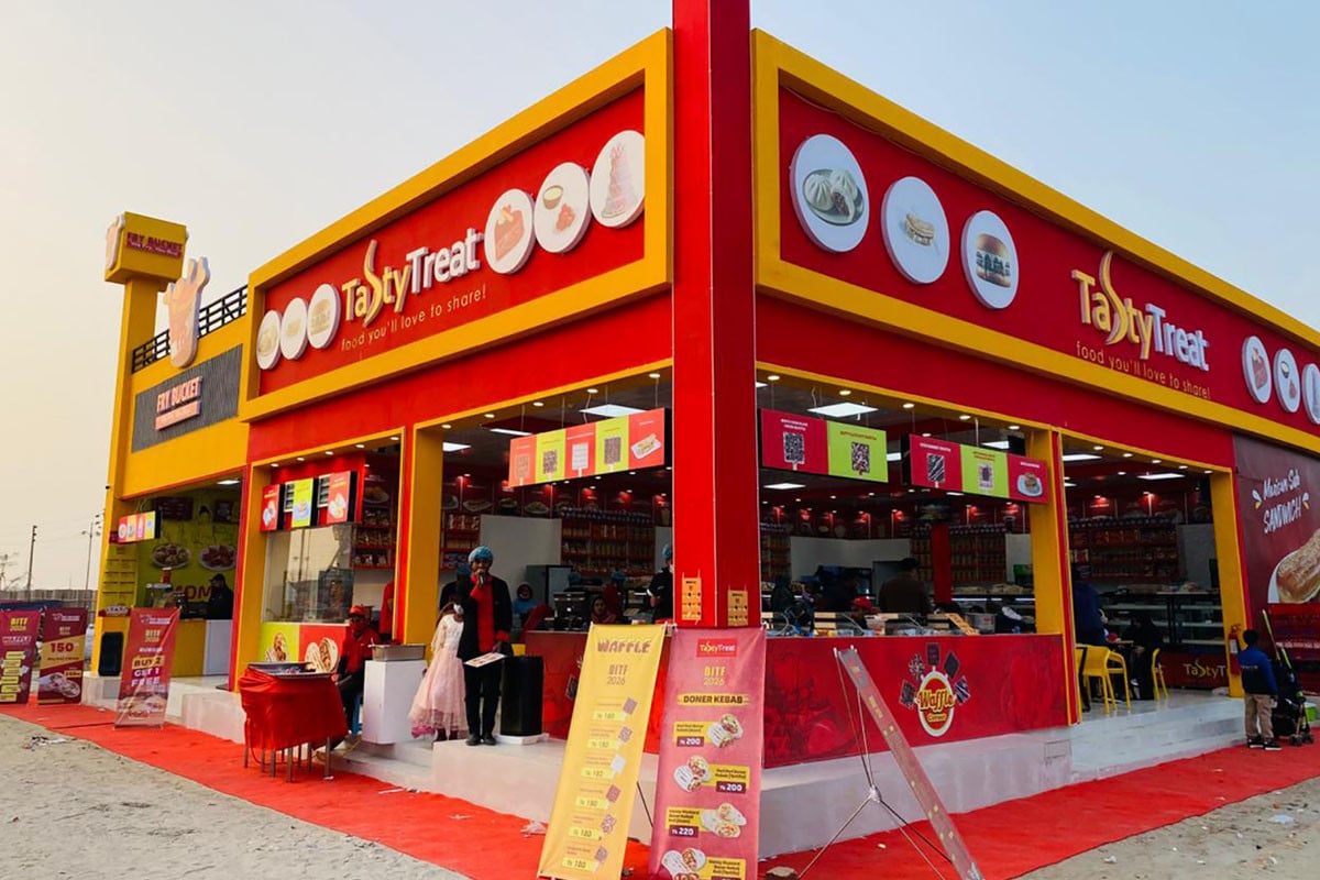 বৈচিত্র্যময় খাবারে ‘টেস্টি ট্রিট’ ও ‘মিঠাই’র স্টলে দর্শনার্থীদের ভিড়