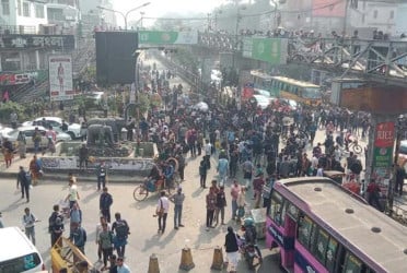 আজও শিক্ষার্থীদের অবরোধ, তীব্র যানজটে জনজীবনে নাভিশ্বাস