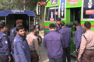 ফের ঢাকা-টাঙ্গাইল মহাসড়কে চলন্ত বাসে কলেজছাত্রীকে গণধর্ষণ, গ্রেফতার ৩