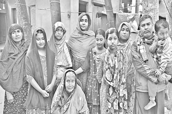 উচ্ছেদ ও হামলার আতঙ্কে দুই পরিবার