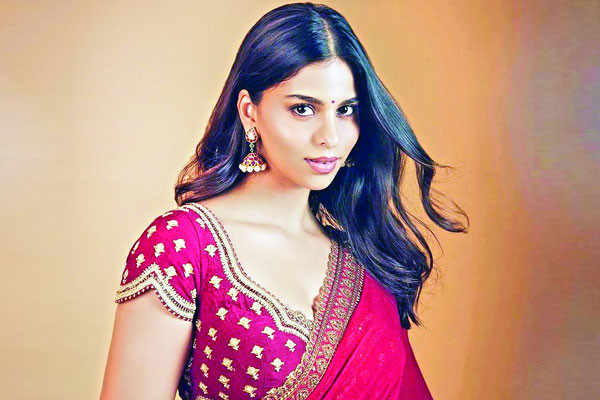 অভিনয় প্রেমে সুহানা