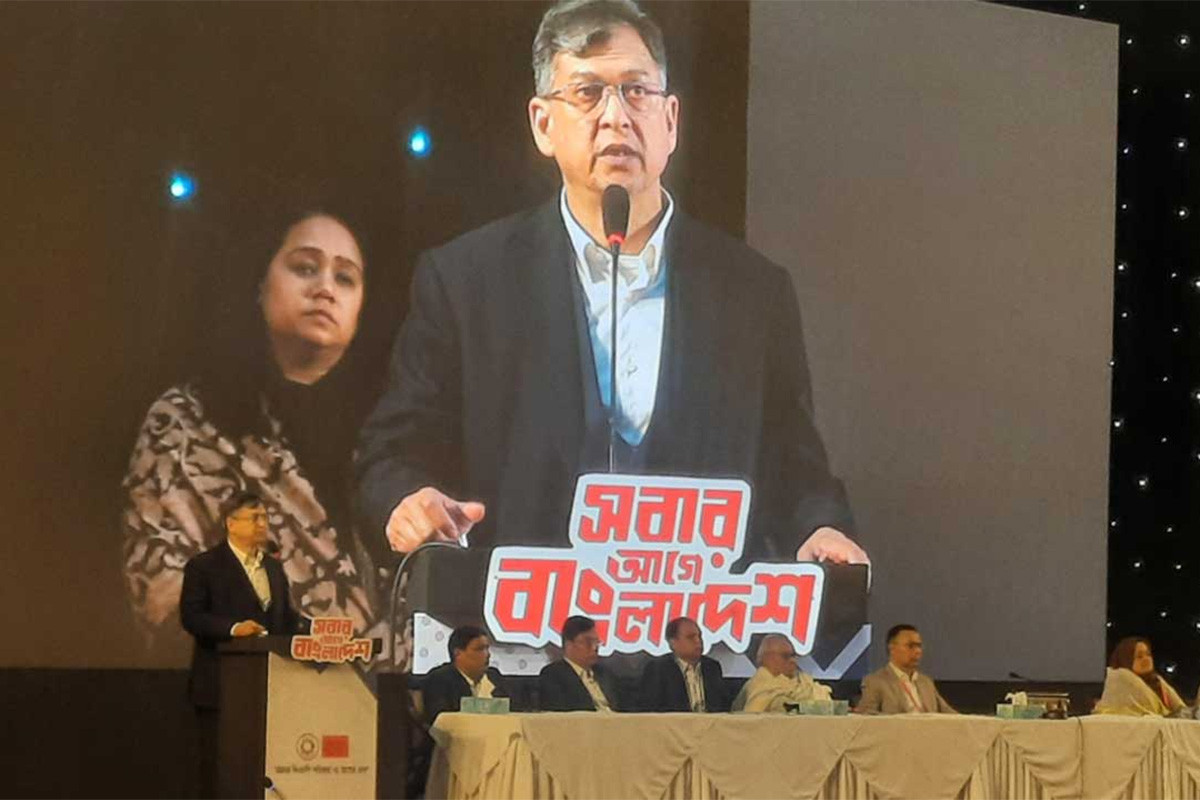 জনগণের প্রত্যাশিত শক্তিশালী গণতন্ত্রকে ফেরাবই : সালাহউদ্দিন আহমেদ