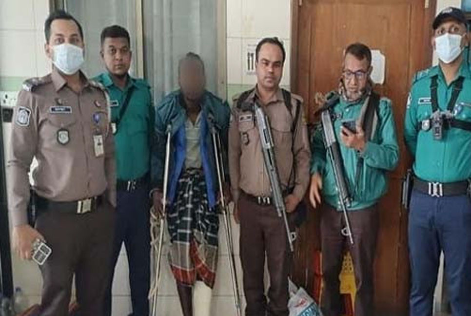 মিরপুরের শীর্ষ সন্ত্রাসী ‘বোমা কাল্লু’ গ্রেফতার