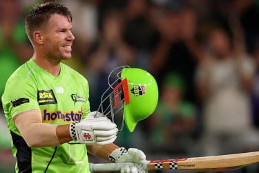 বিগ ব্যাশে ইতিহাস গড়লেন ডেভিড ওয়ার্নার