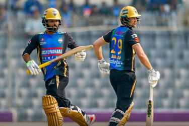 মালান-হৃদয়ের ফিফটিতে ঢাকাকে ১৮২ রানের লক্ষ্য দিল রংপুর