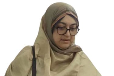 প্রার্থিতা প্রত্যাহার করলেন লুৎফুজ্জামান বাবরের স্ত্রী