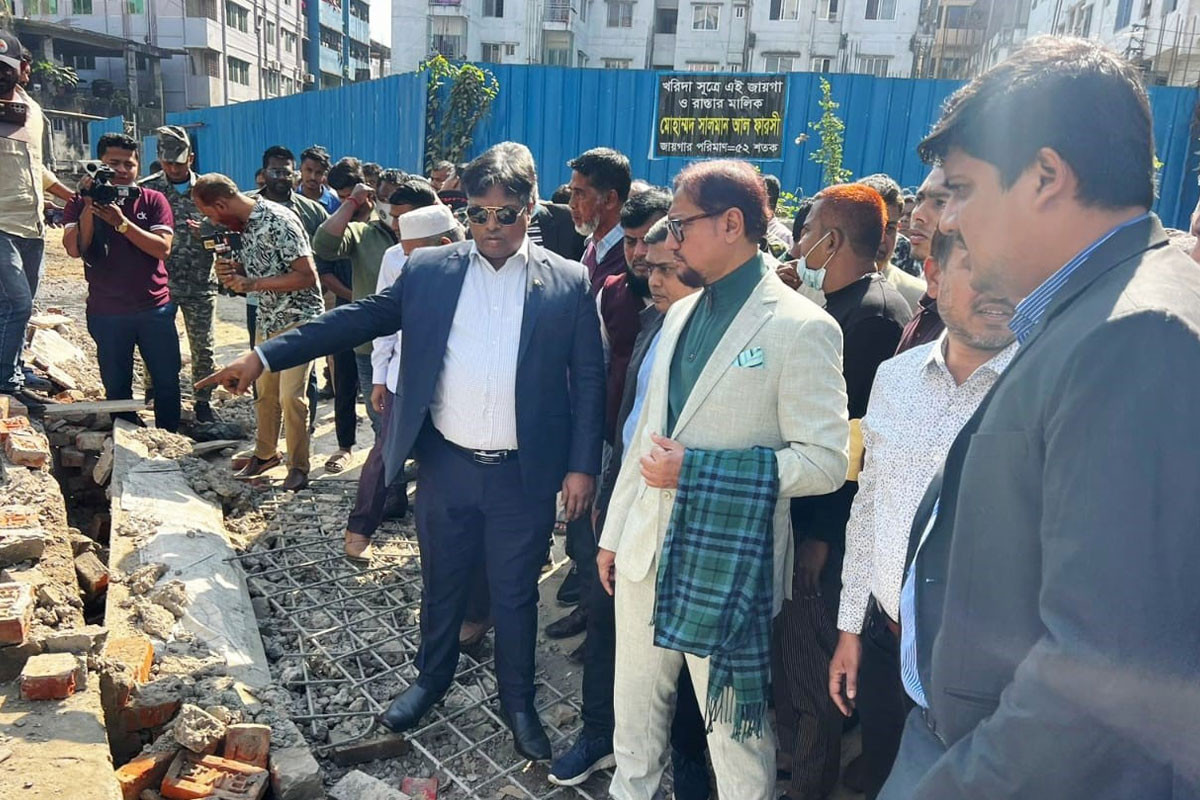 খালে ময়লা ফেলা বন্ধ না হলে জলাবদ্ধতা নিরসন সম্ভব নয়: চসিক মেয়র