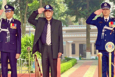 প্রার্থীর প্রতিনিধি থেকে খাবারও নিতে পারবে না পুলিশ : স্বরাষ্ট্র উপদেষ্টা