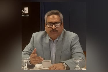 ক্ষুদ্রঋণ ব্যাংক : বড়দের জন্য নতুন সুযোগ, ছোট এনজিওদের জন্য মৃত্যুঘণ্টা